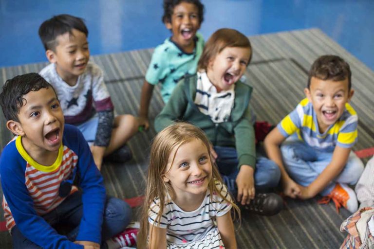 J’ai dit : «Bonjour les enfants» M’ont dit : «Bonjour Maîtresse» Vis ma vie de prof en CP