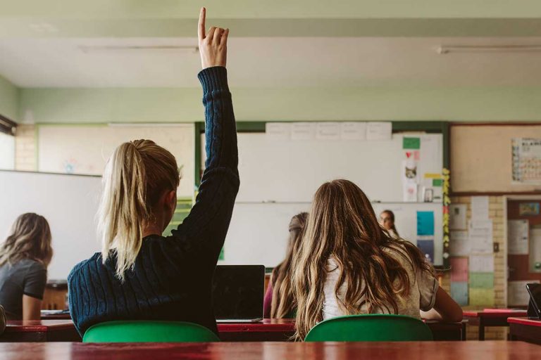 « Vous faites un voyage ? », les questions des parents à la réunion de rentrée