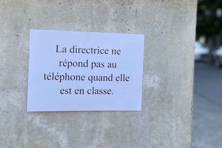 Des parents affichent leur avis sur l’école et créent la polémique